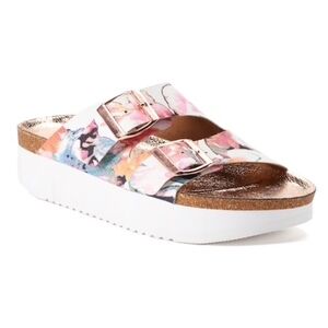 SO Goldfish Women’s Footbed Sandals